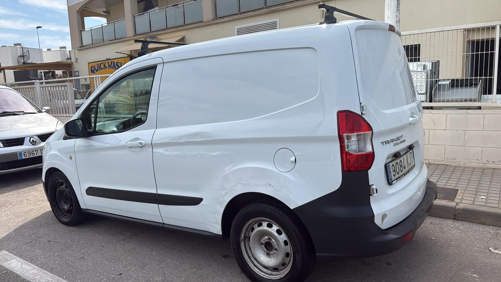 Ford Transit Courier exterior