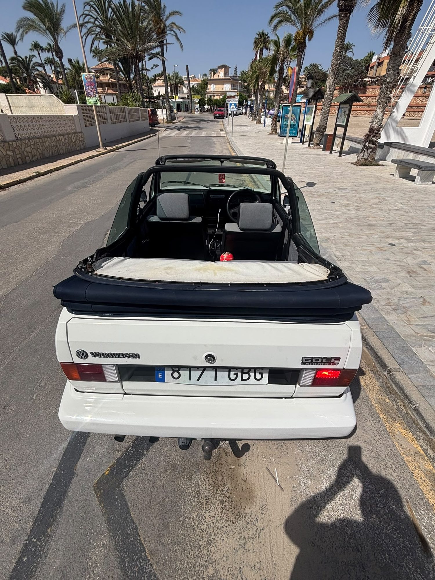 Volkswagen Golf Cabriolet interior